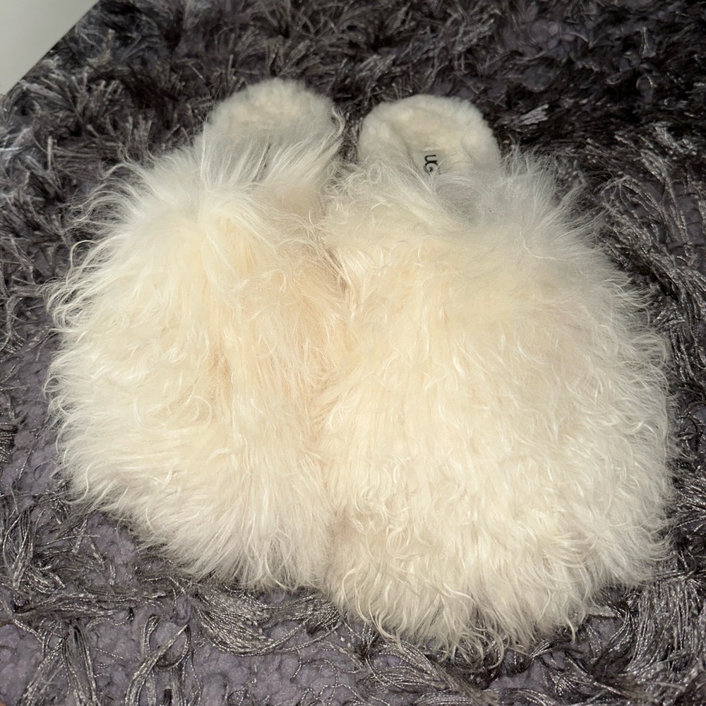 BUNDLE UGG Shearling Slippers Size 9 Women In Black and White
